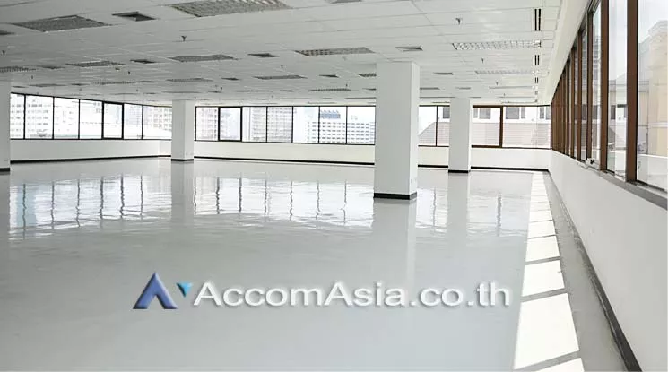 5  Office Space For Rent in Silom ,Bangkok BTS Sala Daeng at Q House Convent AA14066
